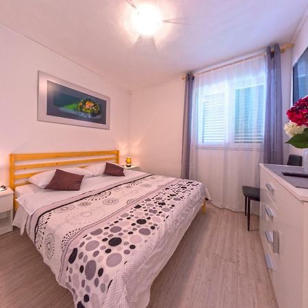 Apartment Nino Skradin Exteriör bild