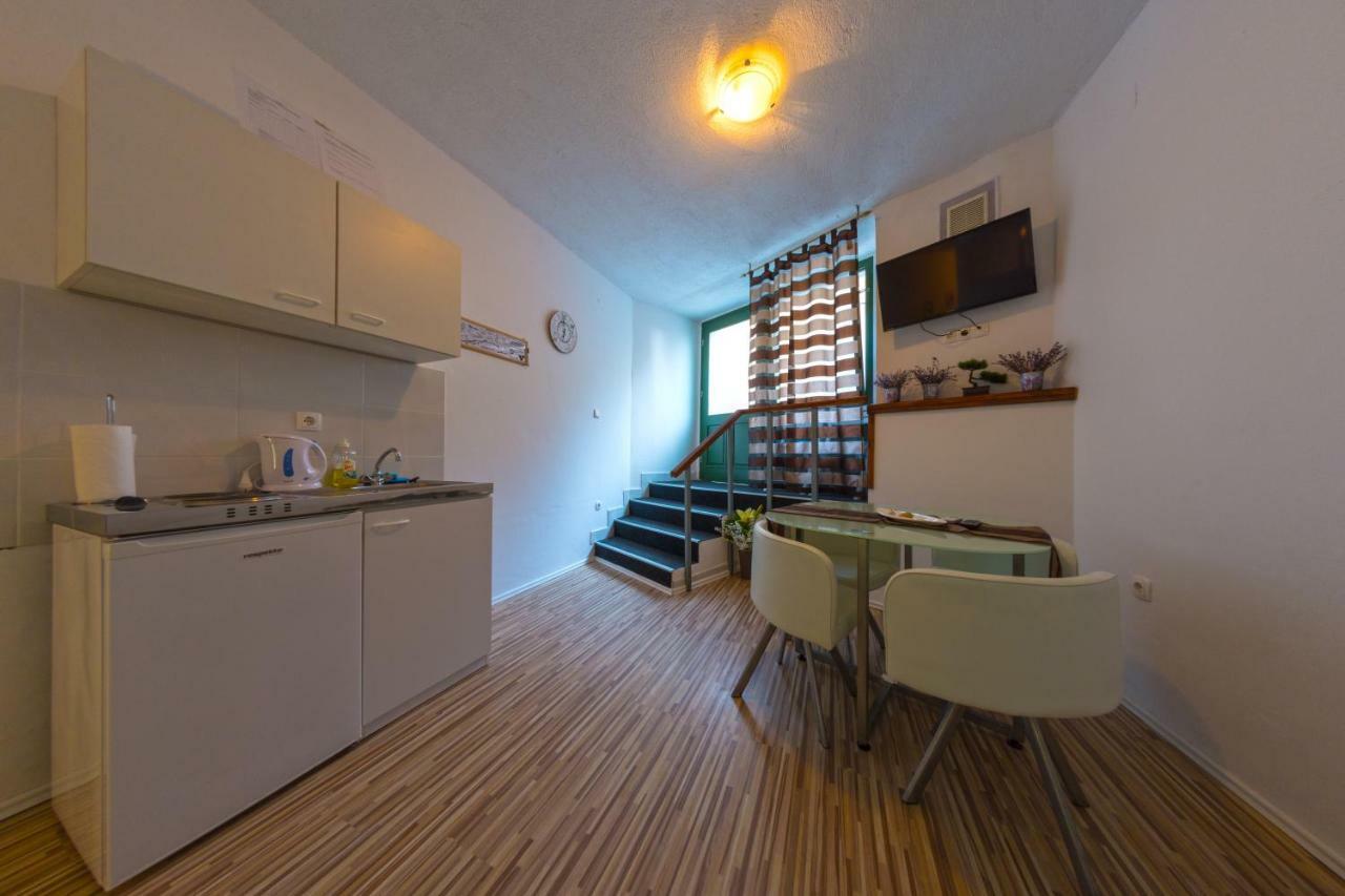 Apartment Nino Skradin Exteriör bild