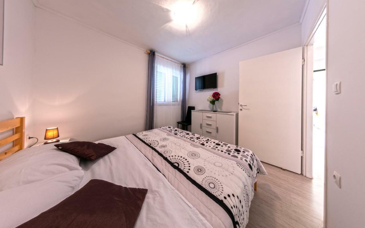 Apartment Nino Skradin Exteriör bild